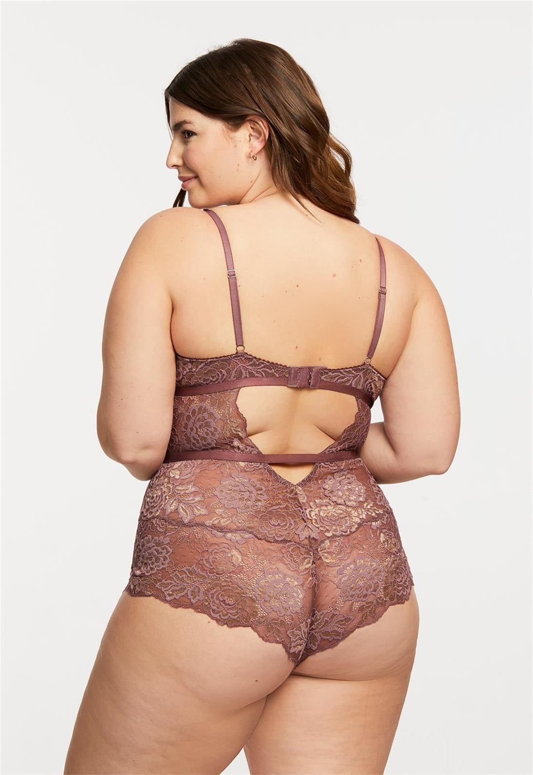 https://montelleintimates.com/cdn/shop/files/5600.jpg